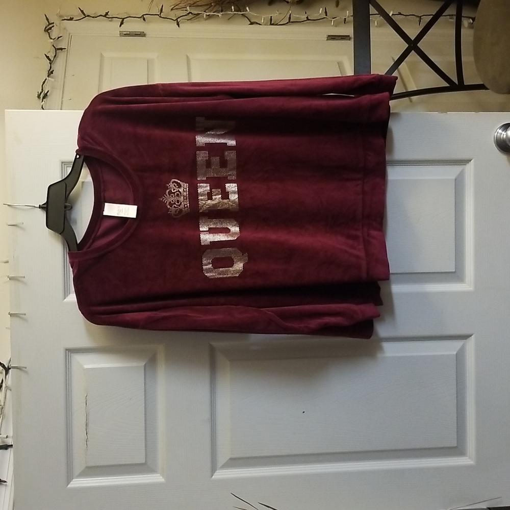 Xxl adult top maroon with gold letters